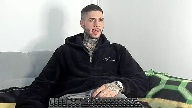  jamesleandros1 online show from November 28, 12:40 pm