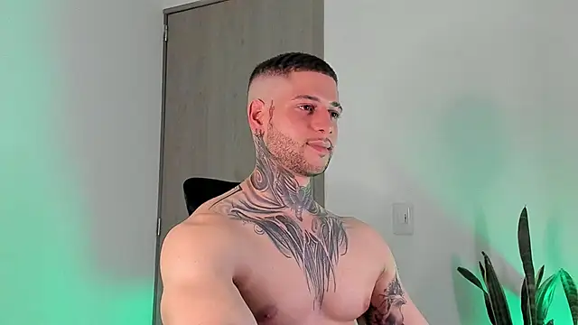  jamesleandros1 online show from February 3, 2:53 am