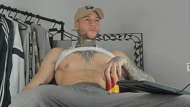Snapshot of _jamesleandros1 chatting on October 19, 2:27 am  jamesleandros1 online show from October 19, 2:27 am