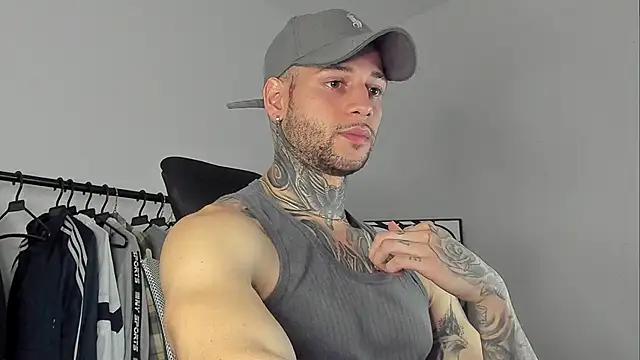 Snapshot of _jamesleandros1 chatting on October 22, 1:53 am  jamesleandros1 online show from October 22, 1:53 am