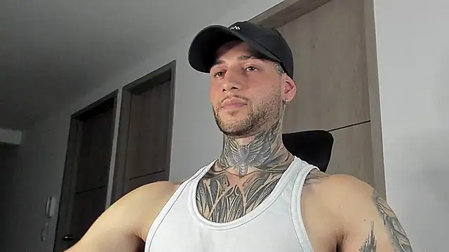 Snapshot of _jamesleandros1 chatting on September 24, 2:44 am  jamesleandros1 online show from September 24, 2:44 am