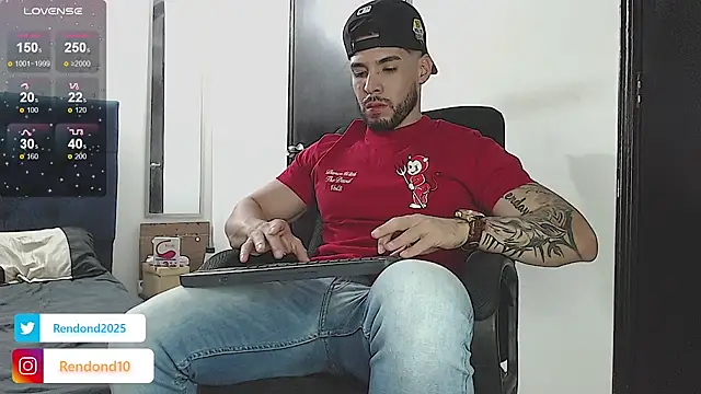 Snapshot of danielconor_26 chatting on September 13, 12:00 am danielconor 26 online show from September 13, 12:00 am