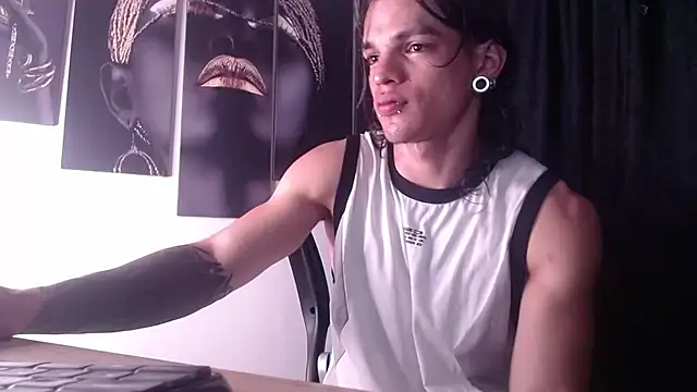 Snapshot of AlbertBernal69 chatting on October 25, 2:57 am AlbertBernal69 online show from October 25, 2:57 am