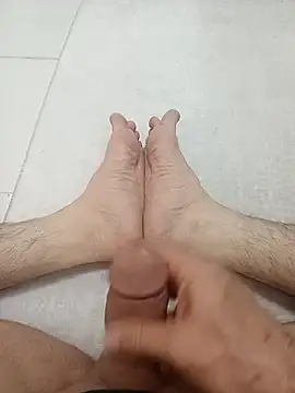 Snapshot of Hardapple01 chatting on March 17, 9:13 pm Hardapple01 online show from March 17, 9:13 pm