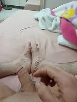 Snapshot of Hardapple01 chatting on March 19, 8:00 pm Hardapple01 online show from March 19, 8:00 pm