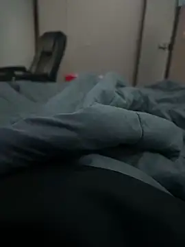 1curvegod1 online show from April 4, 7:16 am