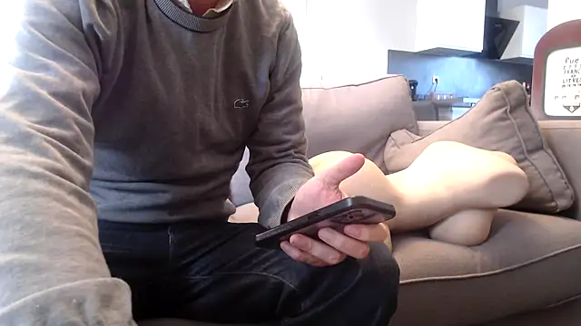 freddy0222222 online show from May 12, 5:27 am