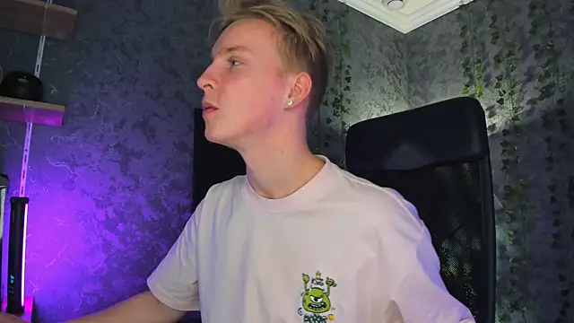 AlexxSweet online show from October 18, 6:29 am