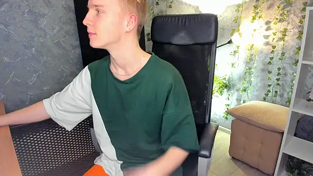 AlexxSweet online show from December 20, 10:49 am