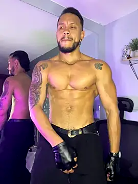 ARON TAYLER01 online show from November 16, 10:50 am