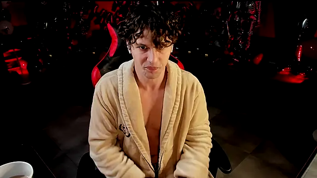 dirty-boss online show from December 14, 6:42 am