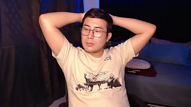 andrewmhilton  online show from March 19, 11:41 pm