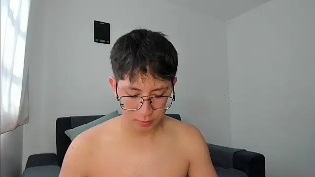 milo hot online show from May 1, 8:44 pm