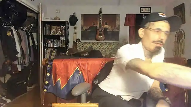 RoosterWabbit online show from March 8, 5:25 am