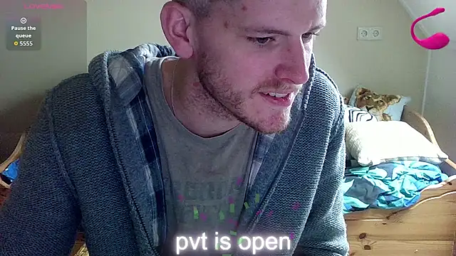 Snapshot of Love_Bert chatting on October 23, 12:41 pm Love Bert online show from October 23, 12:41 pm