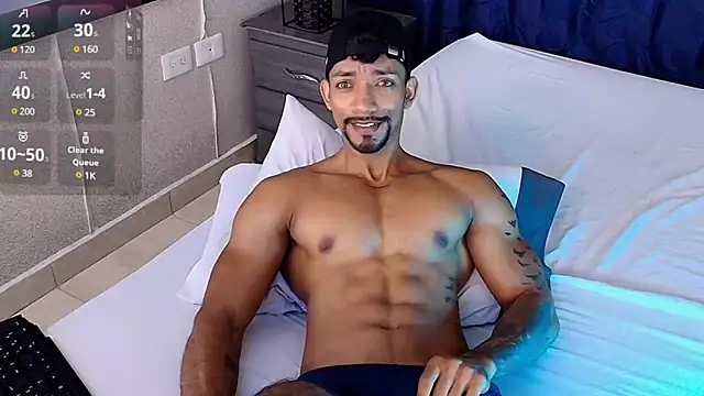 Snapshot of Manolo_Hot1 chatting on March 1, 6:11 pm Manolo Hot1 online show from March 1, 6:11 pm