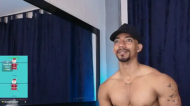 Snapshot of Manolo_Hot1 chatting on December 21, 4:25 pm Manolo Hot1 online show from December 21, 4:25 pm