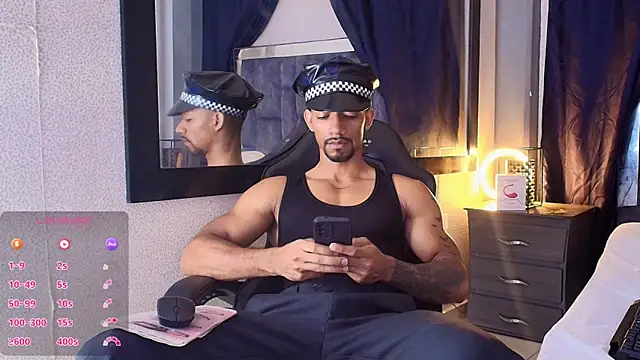 Snapshot of Manolo_Hot1 chatting on February 14, 2:33 pm Manolo Hot1 online show from February 14, 2:33 pm