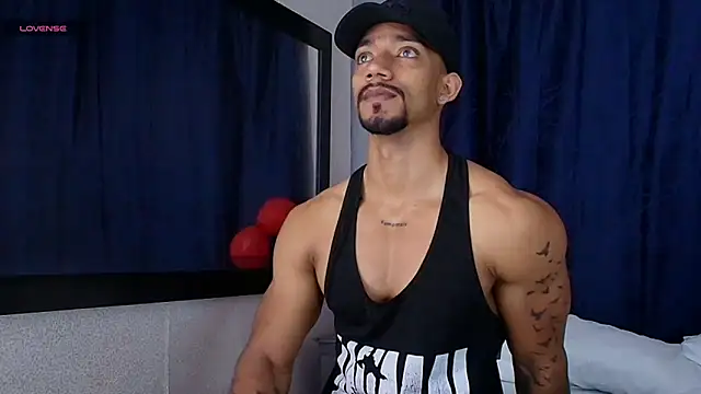 Snapshot of Manolo_Hot1 chatting on February 3, 2:13 pm Manolo Hot1 online show from February 3, 2:13 pm