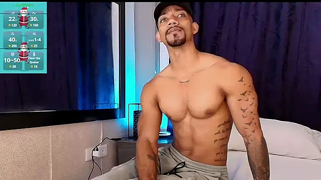 Snapshot of Manolo_Hot1 chatting on December 10, 2:28 pm Manolo Hot1 online show from December 10, 2:28 pm