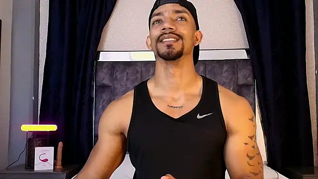 Snapshot of Manolo_Hot1 chatting on January 30, 2:25 pm Manolo Hot1 online show from January 30, 2:25 pm