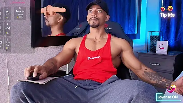 Snapshot of Manolo_Hot1 chatting on March 20, 2:32 pm Manolo Hot1 online show from March 20, 2:32 pm