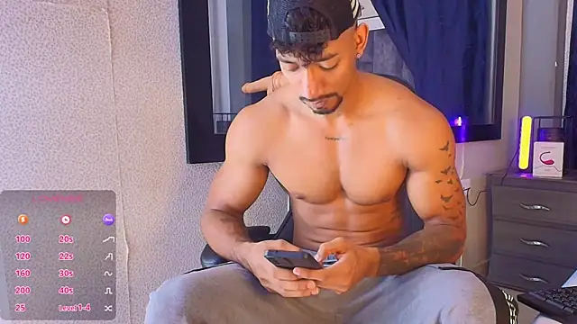 Snapshot of Manolo_Hot1 chatting on February 11, 2:46 pm Manolo Hot1 online show from February 11, 2:46 pm