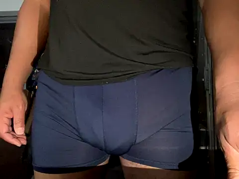 Snapshot of ThickDick_Daddy chatting on September 27, 6:22 am ThickDick Daddy online show from September 27, 6:22 am