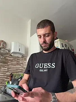 ElChapoGuzman95 online show from November 10, 10:53 am