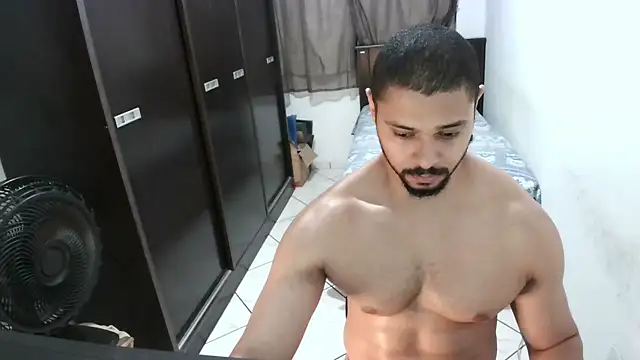 Snapshot of Brian_Aries chatting on February 22, 3:56 am Brian Aries online show from February 22, 3:56 am