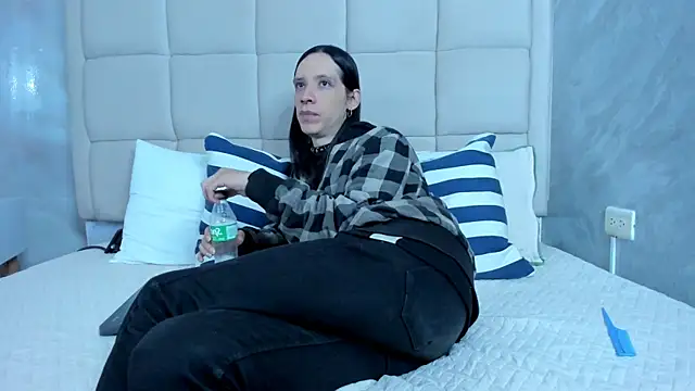 Hecatee 77 online show from March 4, 8:16 pm