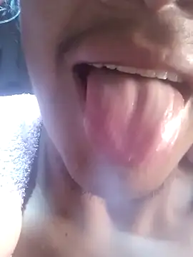 Snapshot of davidatration15 chatting on October 20, 11:14 am davidatration15 online show from October 20, 11:14 am