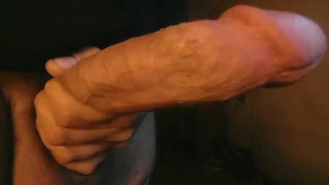 Snapshot of mr_key_ chatting on December 7, 4:36 pm mr key  online show from December 7, 4:36 pm