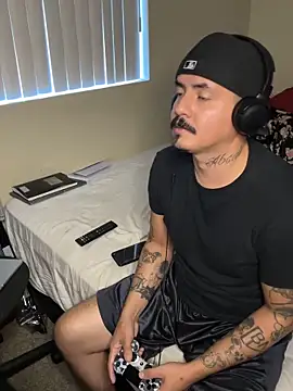 PeterGrandee online show from October 2, 12:36 am