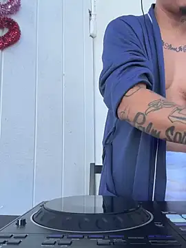 PeterGrandee online show from February 15, 11:38 pm