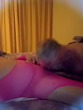 Snapshot of adriaan1975 chatting on November 2, 3:33 am adriaan1975 online show from November 2, 3:33 am