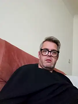 Snapshot of adriaan1975 chatting on October 1, 7:56 am adriaan1975 online show from October 1, 7:56 am