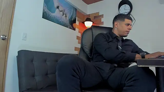 Snapshot of vincen_jose chatting on December 13, 2:10 am vincen jose online show from December 13, 2:10 am