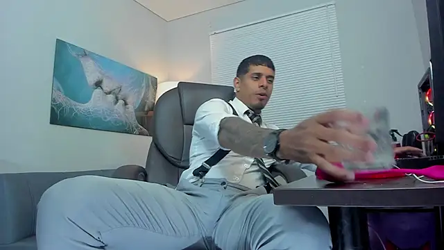 Snapshot of vincen_jose chatting on November 1, 3:21 am vincen jose online show from November 1, 3:21 am