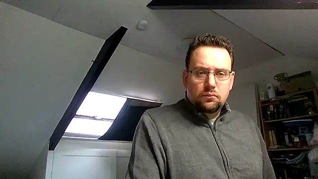 Snapshot of rdewaard81 chatting on October 8, 7:35 am rdewaard81 online show from October 8, 7:35 am