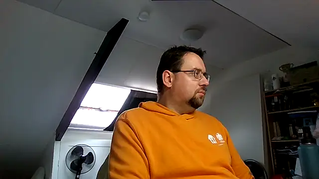 Snapshot of rdewaard81 chatting on October 29, 11:57 am rdewaard81 online show from October 29, 11:57 am