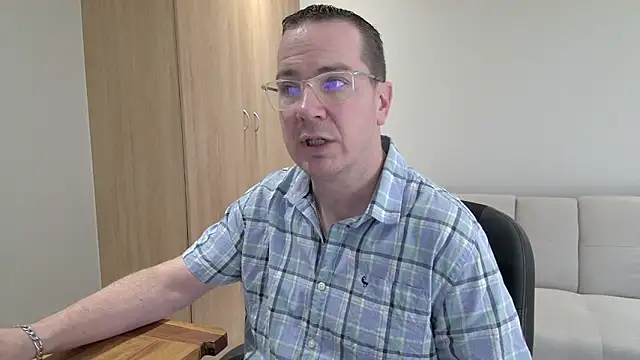 BrettJ81 online show from September 20, 1:55 pm