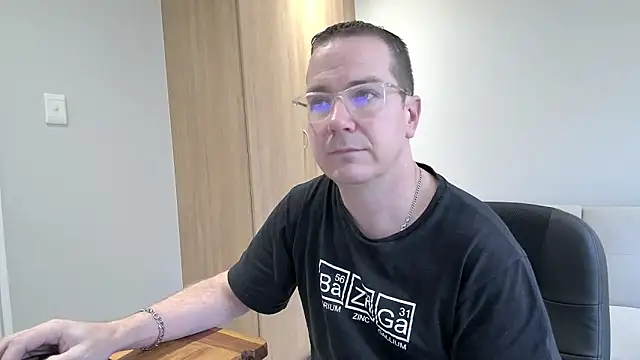 BrettJ81 online show from January 14, 2:53 pm