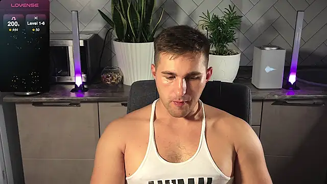 Snapshot of Sweeet__boy chatting on December 12, 12:27 am Sweeet  boy online show from December 12, 12:27 am