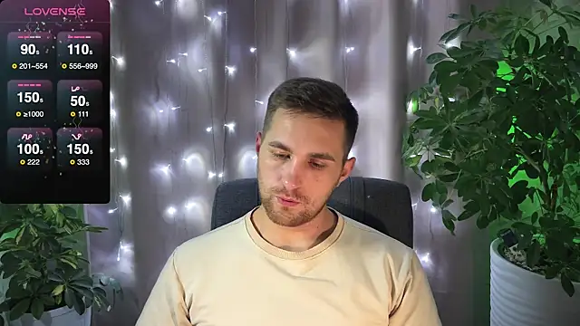 Snapshot of Sweeet__boy chatting on February 4, 8:28 pm Sweeet  boy online show from February 4, 8:28 pm