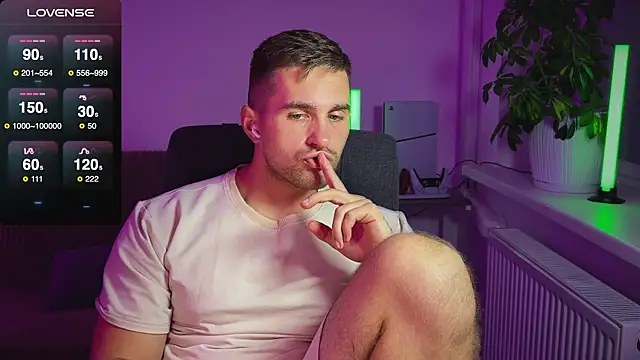 Snapshot of Sweeet__boy chatting on October 4, 4:01 pm Sweeet  boy online show from October 4, 4:01 pm
