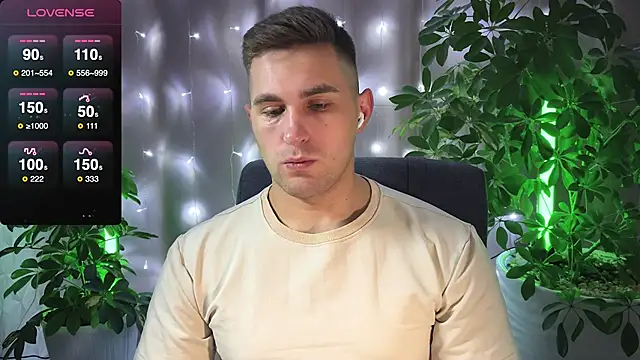 Snapshot of Sweeet__boy chatting on February 9, 6:01 am Sweeet  boy online show from February 9, 6:01 am