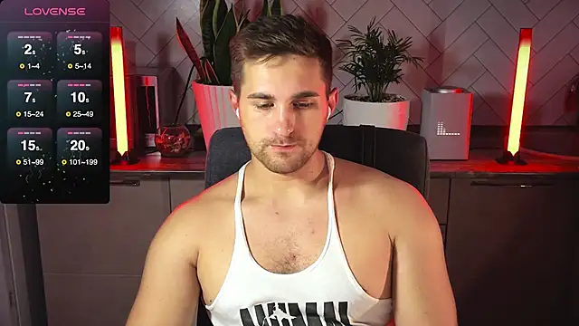 Snapshot of Sweeet__boy chatting on December 22, 9:20 pm Sweeet  boy online show from December 22, 9:20 pm