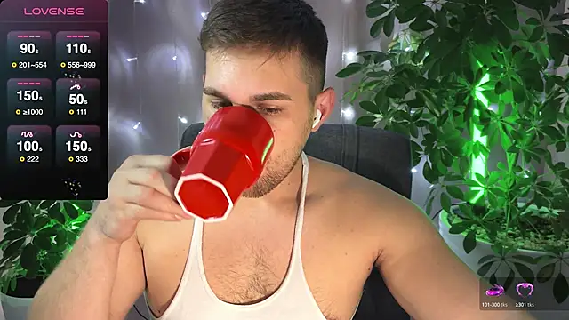Snapshot of Sweeet__boy chatting on February 17, 7:04 am Sweeet  boy online show from February 17, 7:04 am