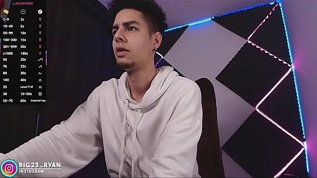 bigryann23 online show from March 8, 3:10 am